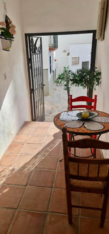 Cheerful One Bedroom Townhouse With Patio Árchez Esterno foto